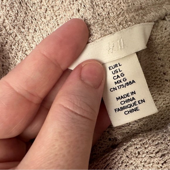 H&M Women’s Tweed Jacquard Beach Shorts Nude Beige High Rise - Size Large - Picture 7 of 8